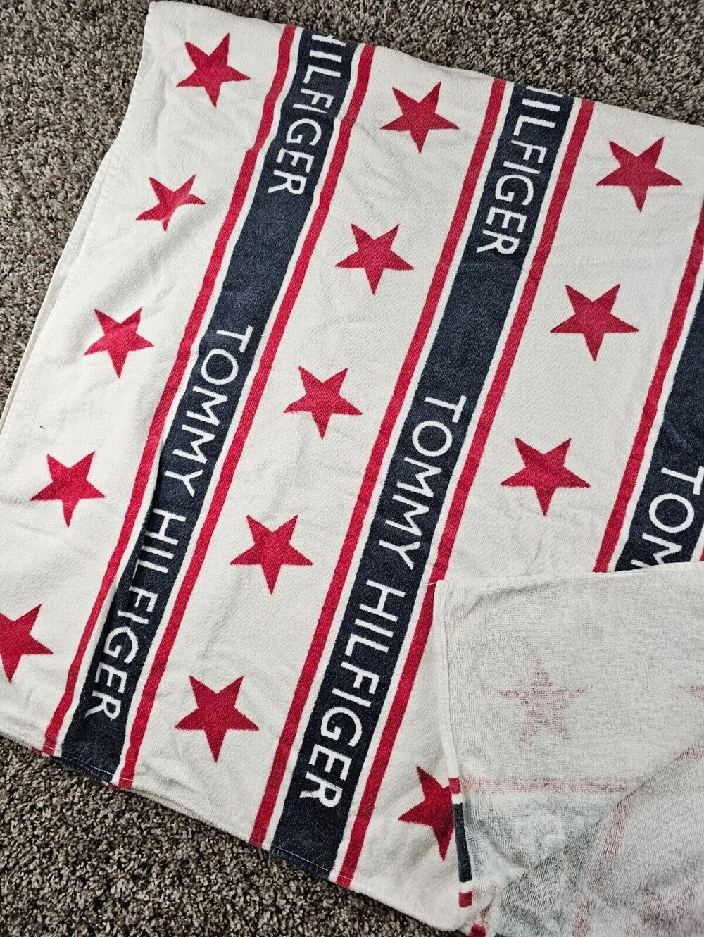 Vtg Y2K Tommy Hilfiger beach towel featuring a bold star and stripe design